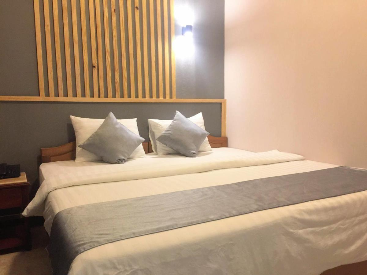 Na Nue Hotel Хошимін Екстер'єр фото